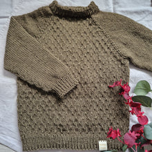 Load image into Gallery viewer, Berg lokuð barnapeysa