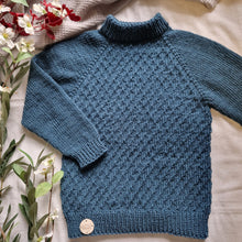 Load image into Gallery viewer, Berg lokuð barnapeysa