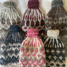 Load image into Gallery viewer, Flöskuhaldarinn / Fanney Knits