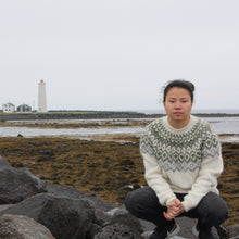 Load image into Gallery viewer, Stóri tígull - lopapeysa