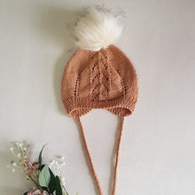 Load image into Gallery viewer, Sóley hjálmhúfa