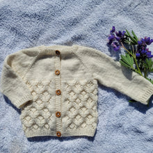 Load image into Gallery viewer, Óvænt - opin ungbarnapeysa