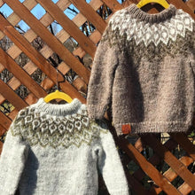 Load image into Gallery viewer, Litli tígull - lopapeysa